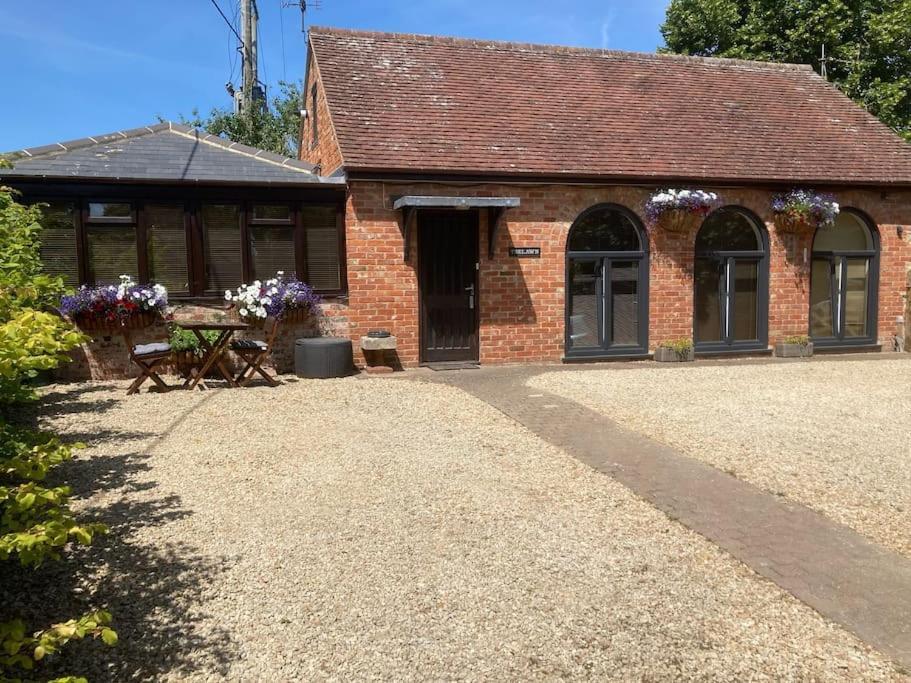 Secret Little Hideaway - With Proximity To Oxford Apartment *